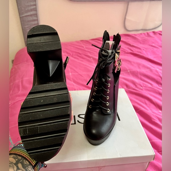 Black Platform Boots - Picture 2 of 6